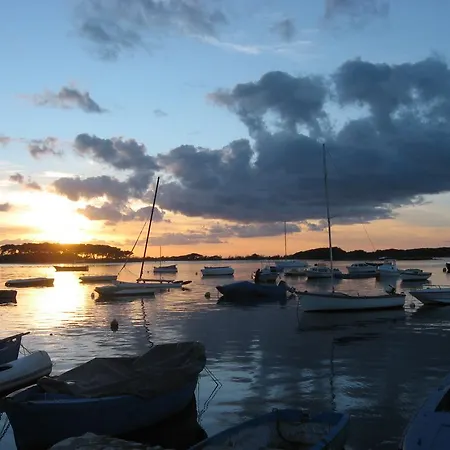 לינה וארוחת בוקר Vie En Rose 4*